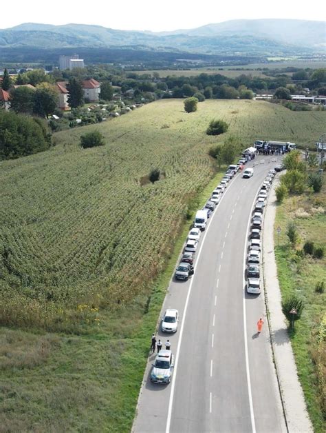 Fotografia exteriéru novej budovy veľkoskladu v centre Prievidze