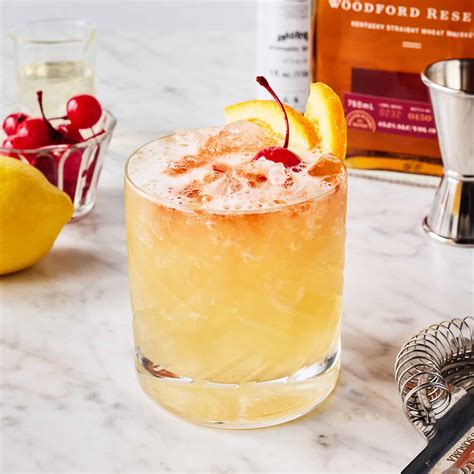 Príprava koktailu Whiskey Sour