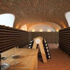 Ilustrácia vinárskej pivnice s ideálnymi podmienkami na skladovanie vína