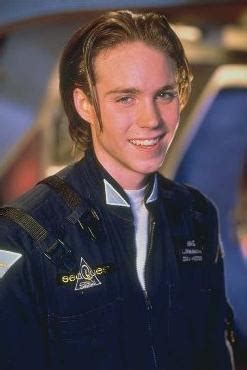 Jonathan Brandis ako Lucas Wolenczak v SeaQuest DSV