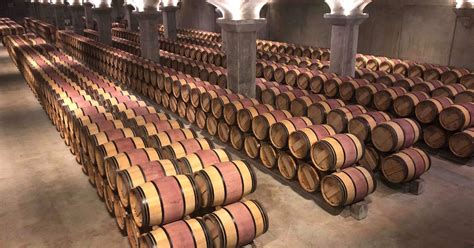 Detail dreveného suda na zrenie rumu