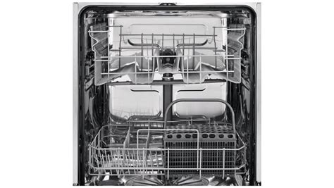 Rez tanierového chladiča ukazujúci vnútorné usporiadanie