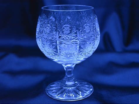 ručne brúsený krištáľový pohár