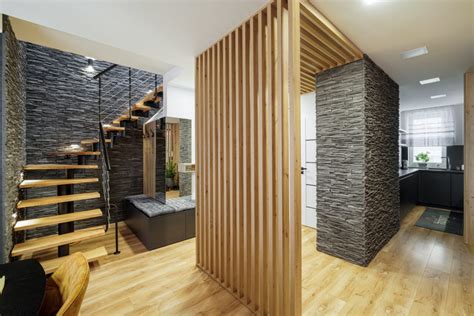 Moderný interiér s využitím sklenených panelov