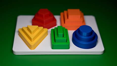 Skladačka plechových krabičiek rôznych tvarov a veľkostí