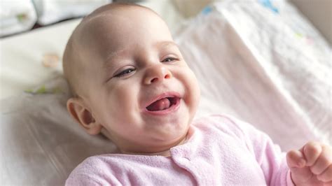 Správne prisatie dieťaťa na prsník