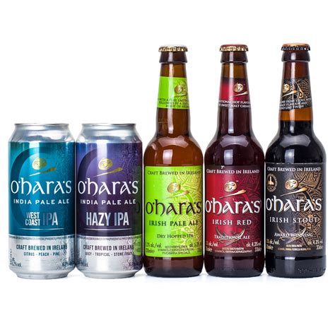 Koláž rôznych fliaš a plechoviek nealkoholického piva od známych značiek