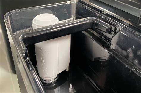 Zanesený kávovar vodným kameňom