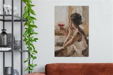 Ilustrácia gravidnej ženy pijúcej červené víno