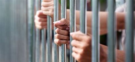 Grafické znázornenie rozdielu medzi priestupkom a trestným činom podľa hladiny alkoholu