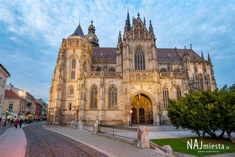 Dóm sv. Alžbety v noci