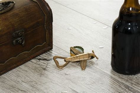 Retro otvárač na pivo v tvare kľúča