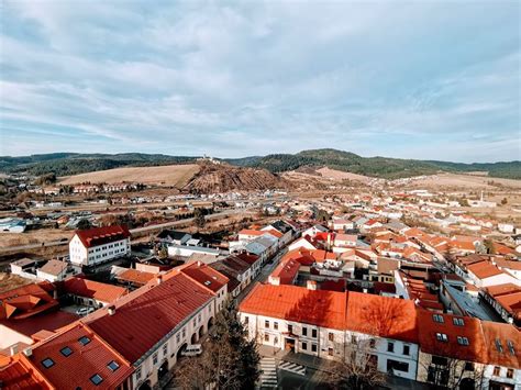 Námestie v Spišských Vlachoch s meštianskymi domami
