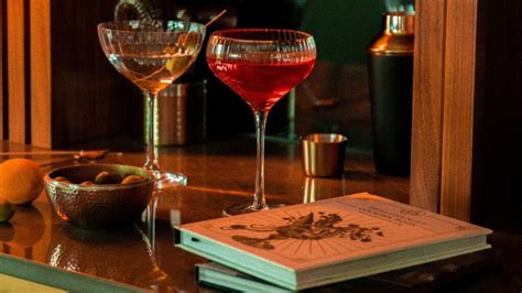 Ilustrácia dobového speakeasy baru