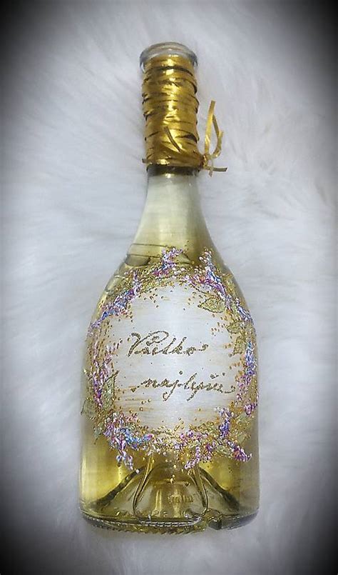 Fľaše s mladým vínom