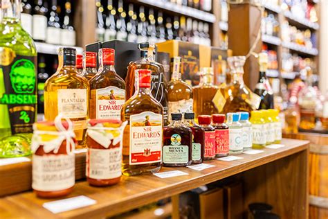 Zobrazenie rôznych alkoholických nápojov a ich atraktívnych obalov