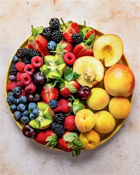 Ilustrácia rôznych druhov ovocia vhodných na výrobu vína