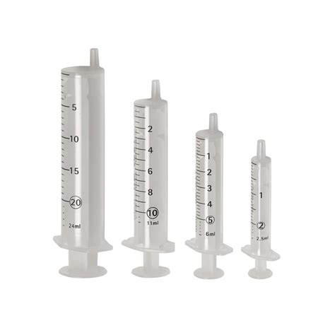 Injekčná striekačka a fľaštičky s rôznymi tekutinami