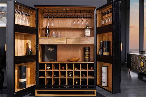 luxusná barová skrinka s pohármi