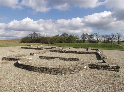Mezinská paleolitická archeologická lokalita - artefakty