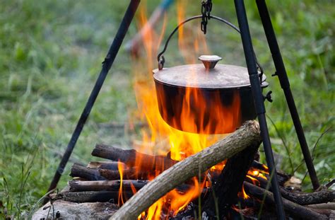 Fľaše s rôznymi druhmi vína pripravené na varenie