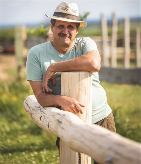 Vinár Ondrej Matula pri práci