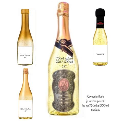 Štýlová fľaša vína so zlatou etiketou