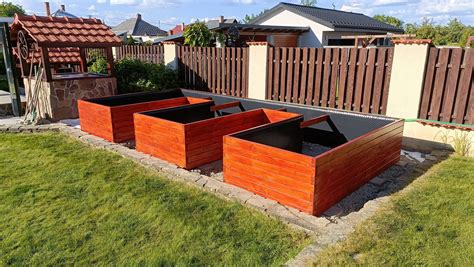 kvetináče z plechoviek