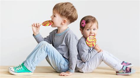 dve deti s rôznymi prejavmi FASD