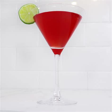 Koktail Cosmopolitan v pohári