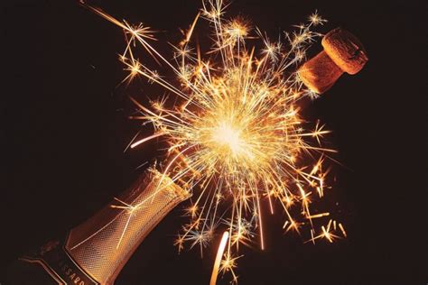 Ilustrácia historickej fľaše šampanského