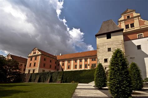 Pohľad na historické centrum Pardubíc s riekou Labe