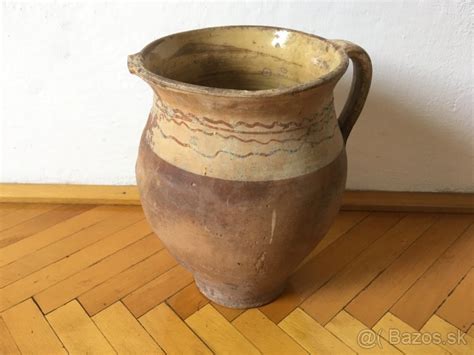 staroveký hlinený kalich