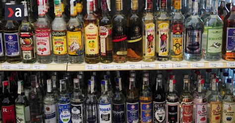 Ilustrácia zákazu predaja alkoholu mladistvým
