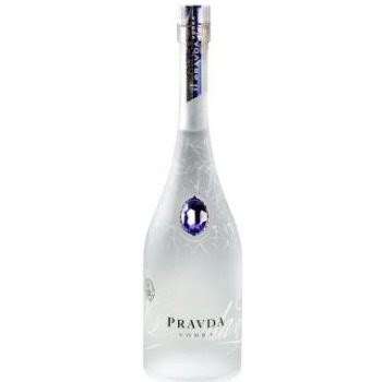 Luxusná fľaša vodky Pravda