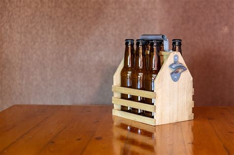 Detailná fotografia ergonomickej rukoväte otvárača na pivo