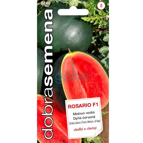 červený vodný melón nakrájaný na kocky