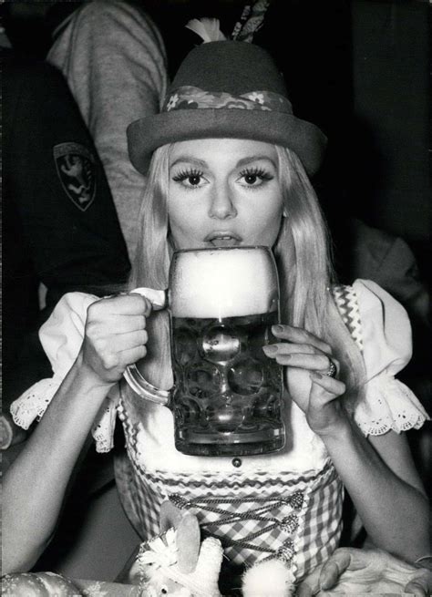 Ženy pijúce pivo