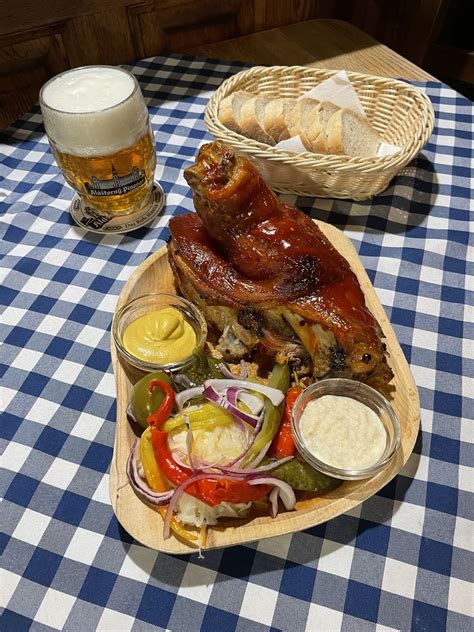 Ilustrácia tradičného slovenského domu s dobre