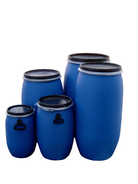 Sudy s whisky v skladisku