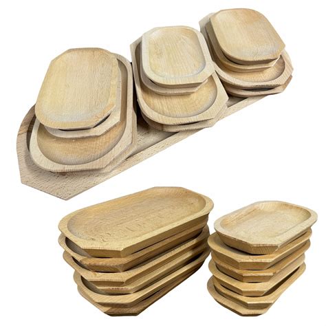 Rôzne veľkosti drevených sudov