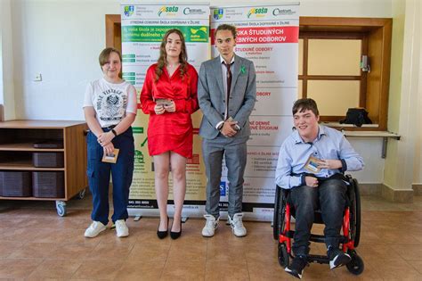 Školenie vína v drevených sudoch