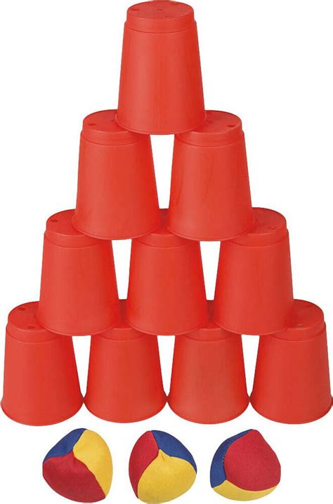 Svadobná veža z pohárov so šampanským