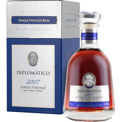 Fľaša rumu Diplomatico