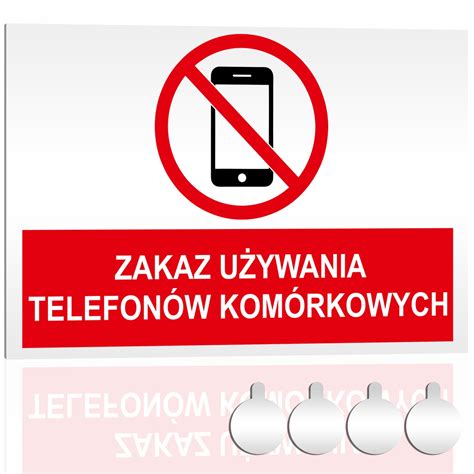Zobrazenie rôznych ikon mobilných telefónov a symbolov dátových služieb s preškrtnutými cenovkami, symbolizujúcimi vysoké náklady mimo EÚ
