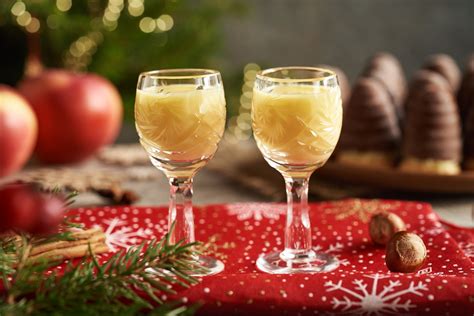 Servírovanie vaječného likéru