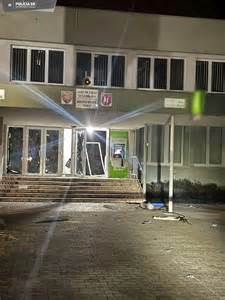 Nádvorie Obecného úradu v Badíne