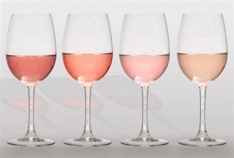 Ružové víno v pohári