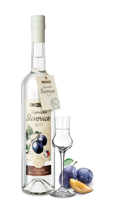 Súbor zrelých sliviek pripravených na výrobu slivovice