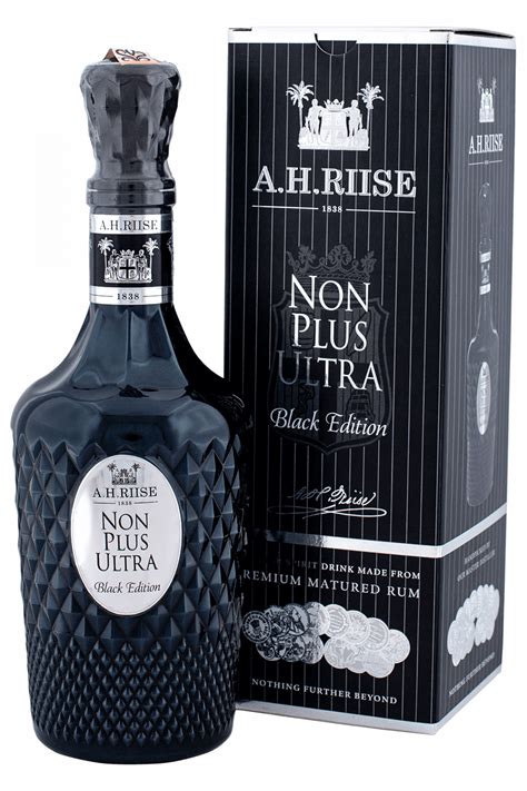 Fľaša rumu A.H. Riise Non Plus Ultra Black Edition